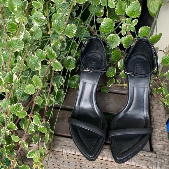 AUTHENTIC VERSACE HIGH HEELS - Picture 2 of 6